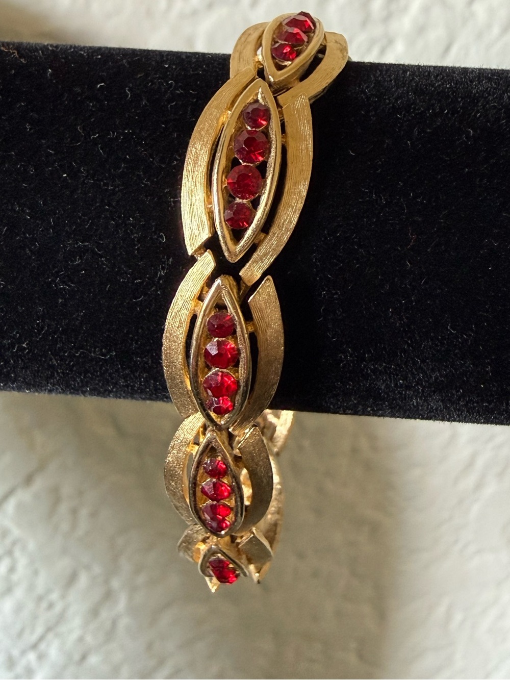 Vintage Crown Trifari Gold Ribbons With Red Rhinestone Bracelet 60’s